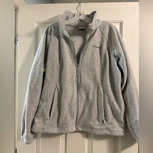 Columbia women’s light grey jacket XL 🤍